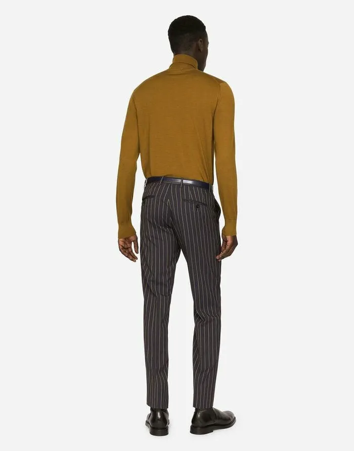 Dolce and Gabbana Sweaters And Cardigans Men Cashmere And Silk Turtleneck Sweater Beige Dolce and Gabbana Sweaters And Cardigans Men Cashmere And Silk Turtleneck Sweater Beige