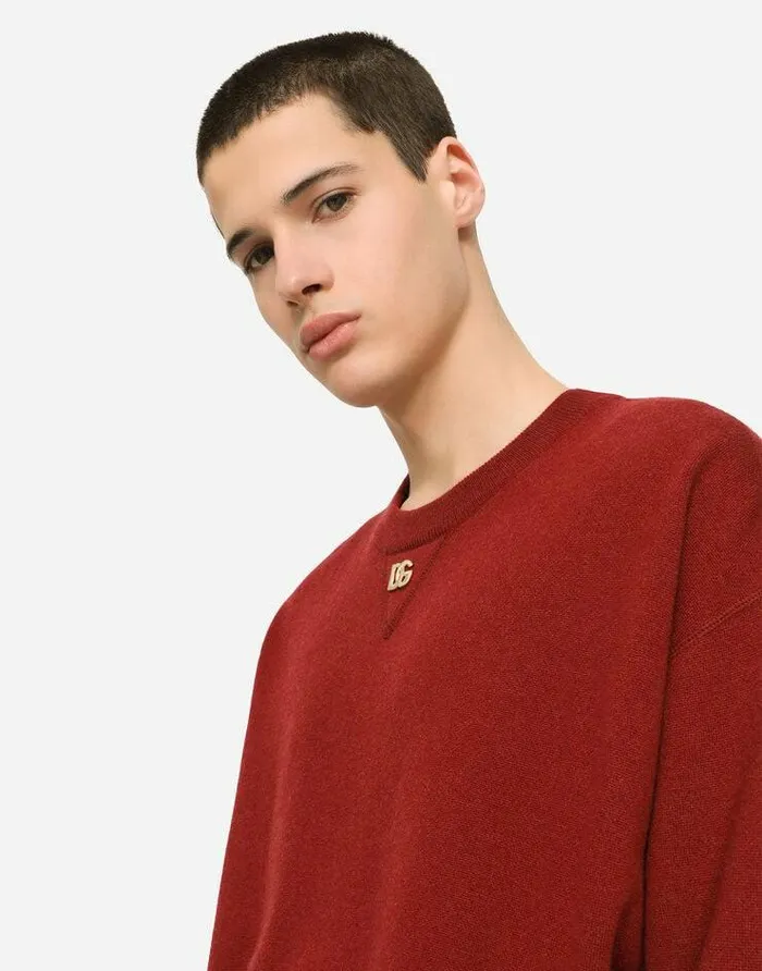 Dolce and Gabbana Sweaters And Cardigans Men Cashmere Roundneck Sweater With DG Logo Bordeaux Dolce and Gabbana Sweaters And Cardigans Men Cashmere Roundneck Sweater With DG Logo Bordeaux