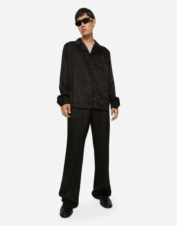 Dolce and Gabbana Trousers And Shorts Men Ocelotdesign Silk Jacquard Jogging Pants Black Dolce and Gabbana Trousers And Shorts Men Ocelotdesign Silk Jacquard Jogging Pants Black