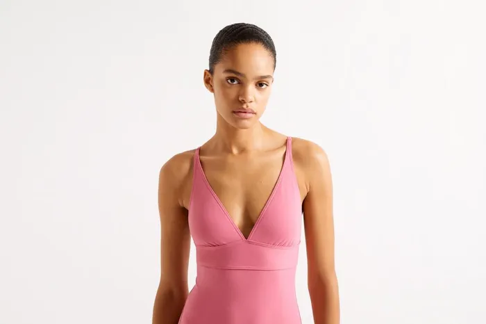 ERES Larcin Triangle OnePiece Litchi 23e Women OnePiece Swimsuits