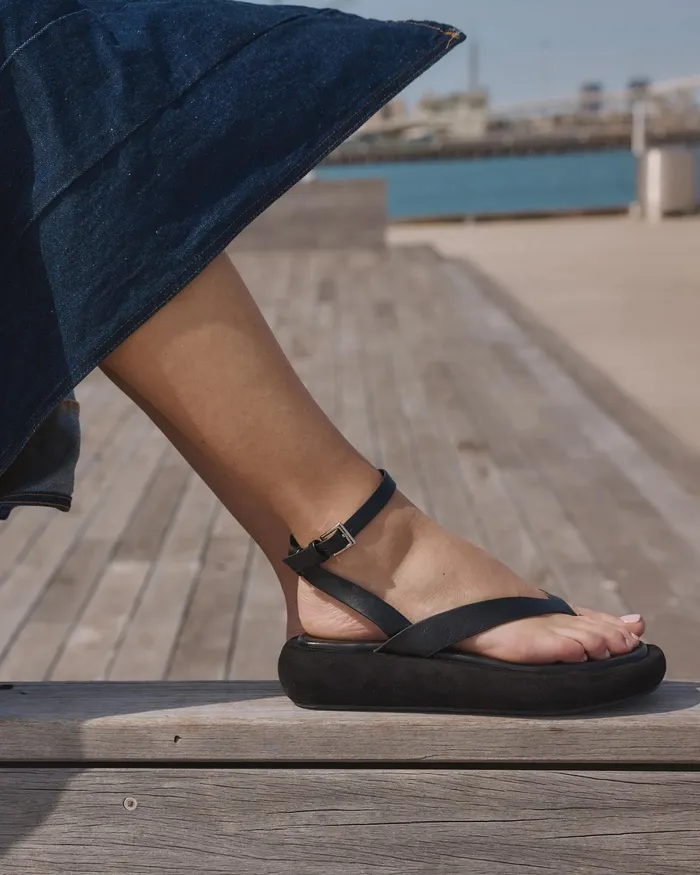 Flat Sandals NOVO Shoes Women TAHNEY BLACK Sandals