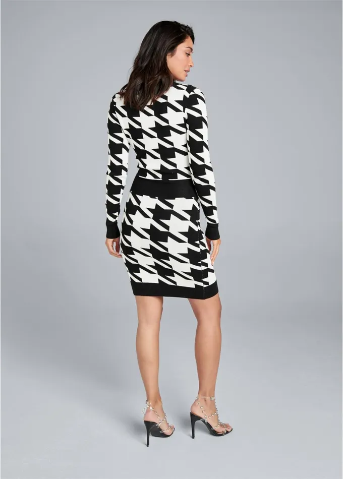 HOUNDSTOOTH SWEATER DRESS Black and White Women VENUS Sweater Dresses