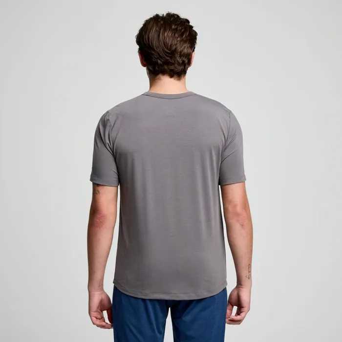 Men Triumph Short Sleeve Carbon Saucony Tops