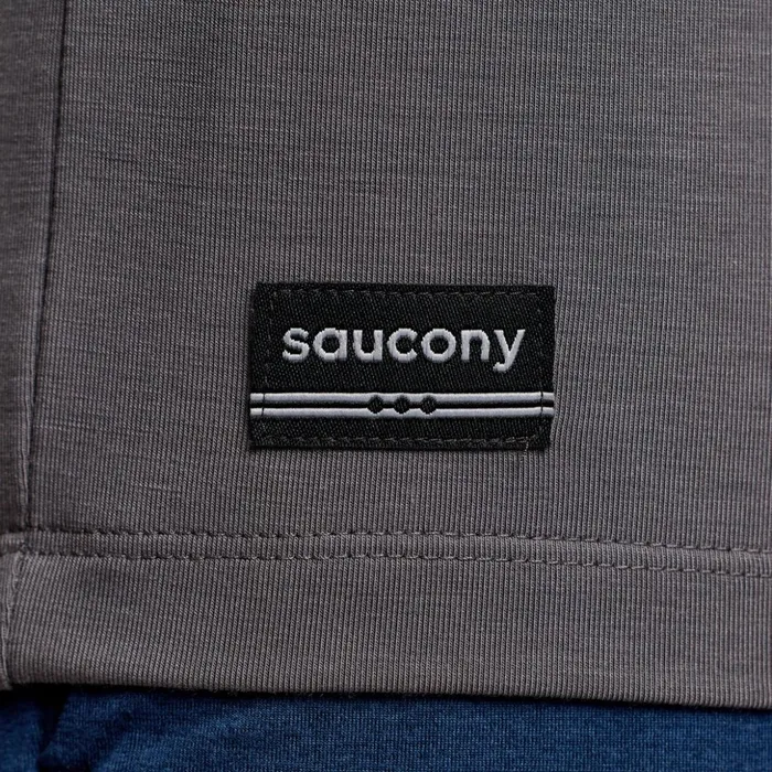 Men Triumph Short Sleeve Carbon Saucony Tops