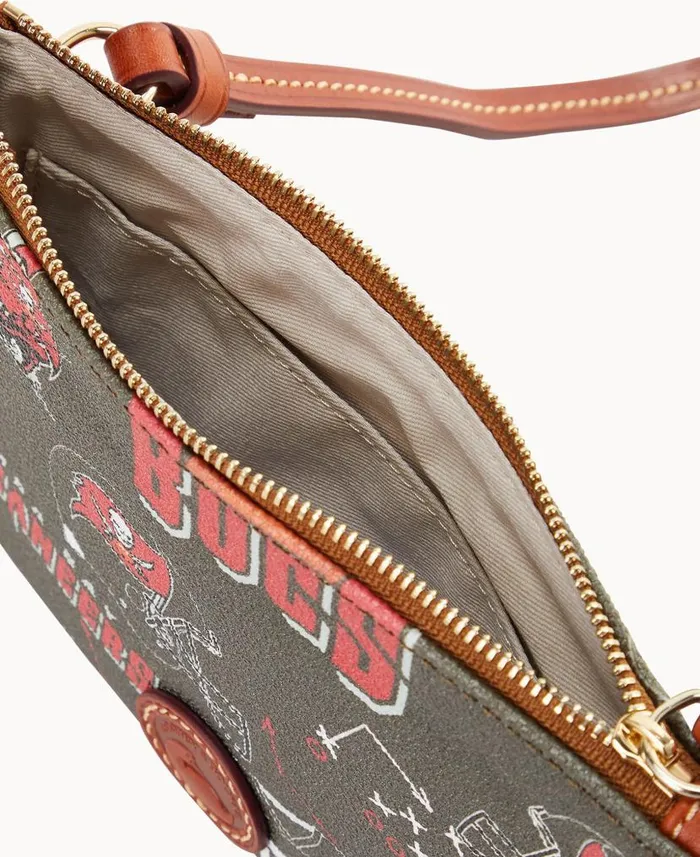 NFL Buccaneers Top Zip Crossbody Buccaneers Woman Dooney and Bourke Crossbodies NFL Buccaneers Top Zip Crossbody Buccaneers Woman Dooney and Bourke Crossbodies