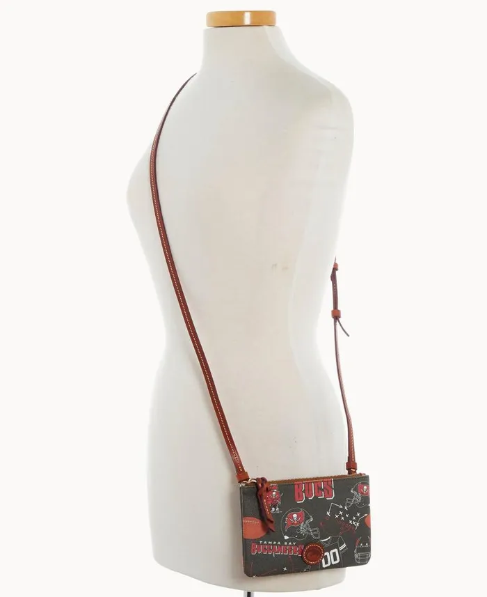 NFL Buccaneers Top Zip Crossbody Buccaneers Woman Dooney and Bourke Crossbodies NFL Buccaneers Top Zip Crossbody Buccaneers Woman Dooney and Bourke Crossbodies