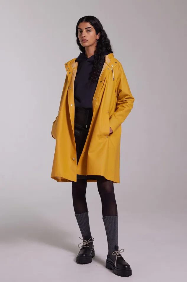 Raincoats Women Stutterheim Mosebacke Lightweight Raincoat Warm Honey