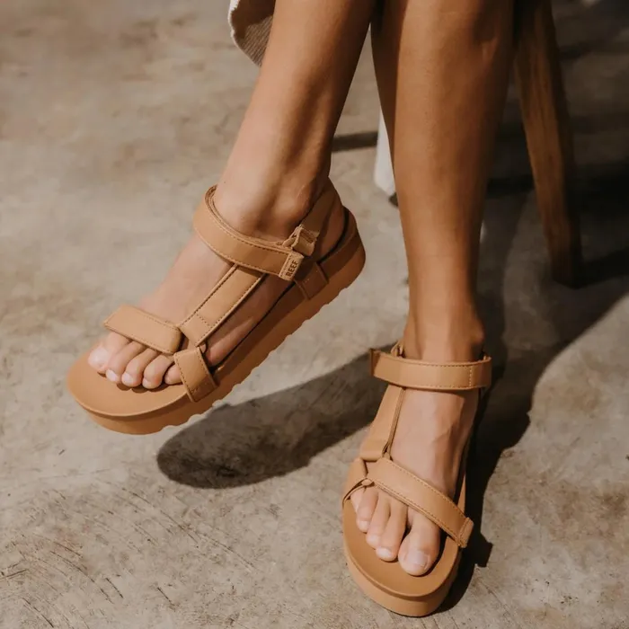 Reef Sandals Cushion Rem Hi Cognac 8211 Women Reef Sandals Cushion Rem Hi Cognac 8211 Women