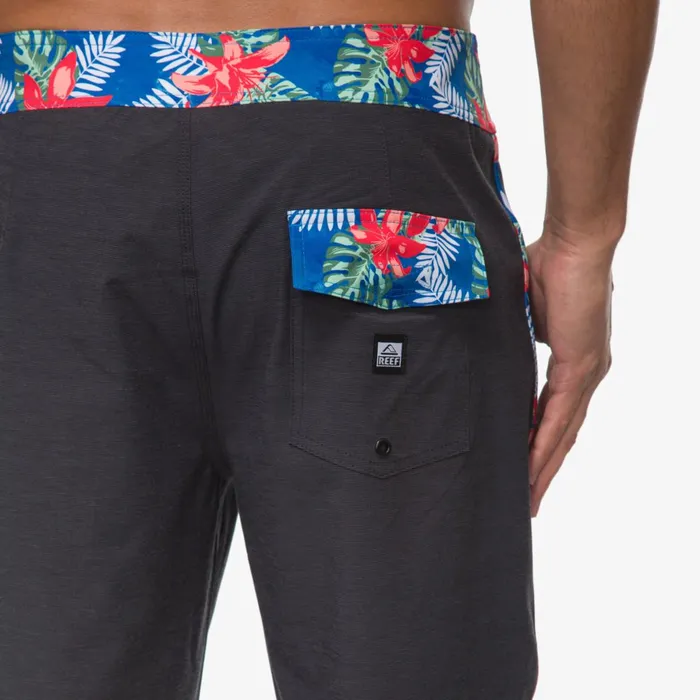 Reef Shorts Boardshorts and Pants Mullen FW Wvn Short Caviar 8211 Men Reef Shorts Boardshorts and Pants Mullen FW Wvn Short Caviar 8211 Men
