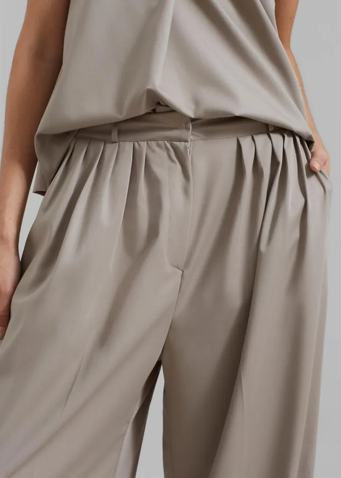 The Frankie Shop Bottoms Catalina Pleated Trousers 8211 Grey 8211 Women