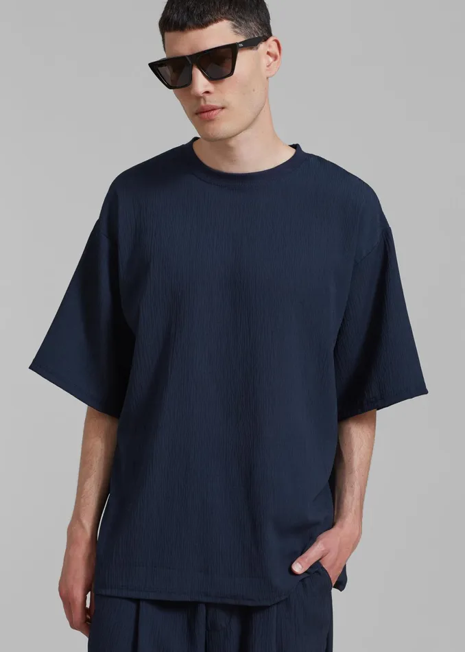 The Frankie Shop Tops Eliott Crinkle Tee 8211 Navy 8211 Men