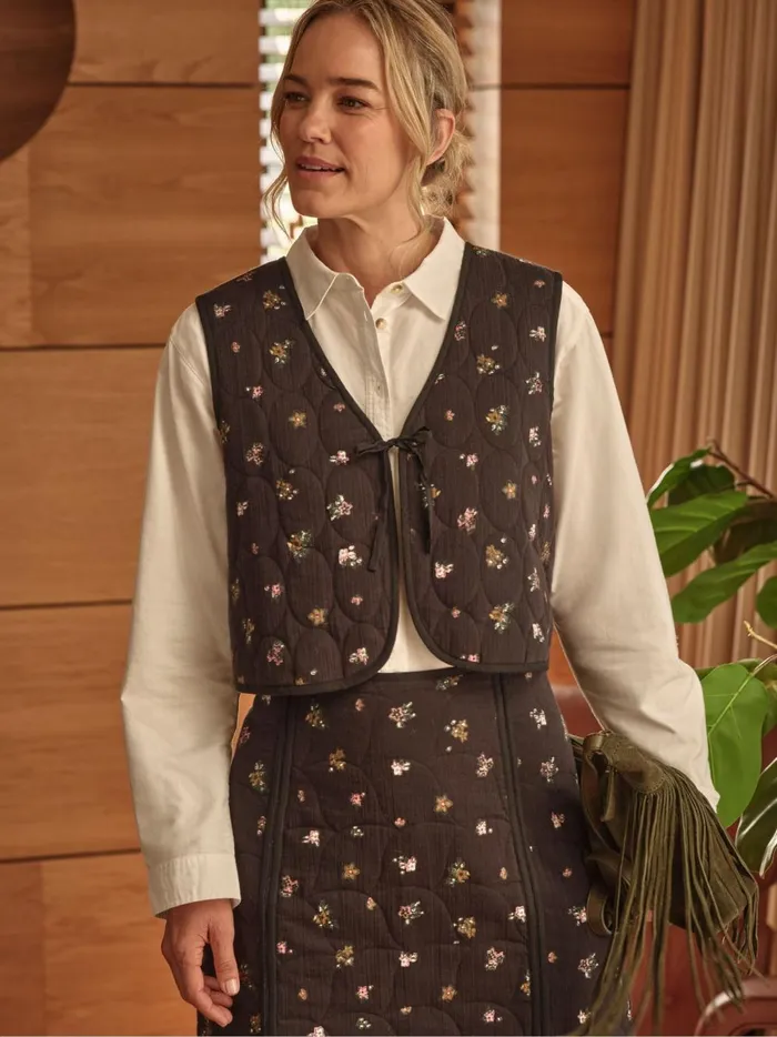 Women Coats and Jackets Fat Face Quinn Black Ditsy Paisley Quilted Waistcoat