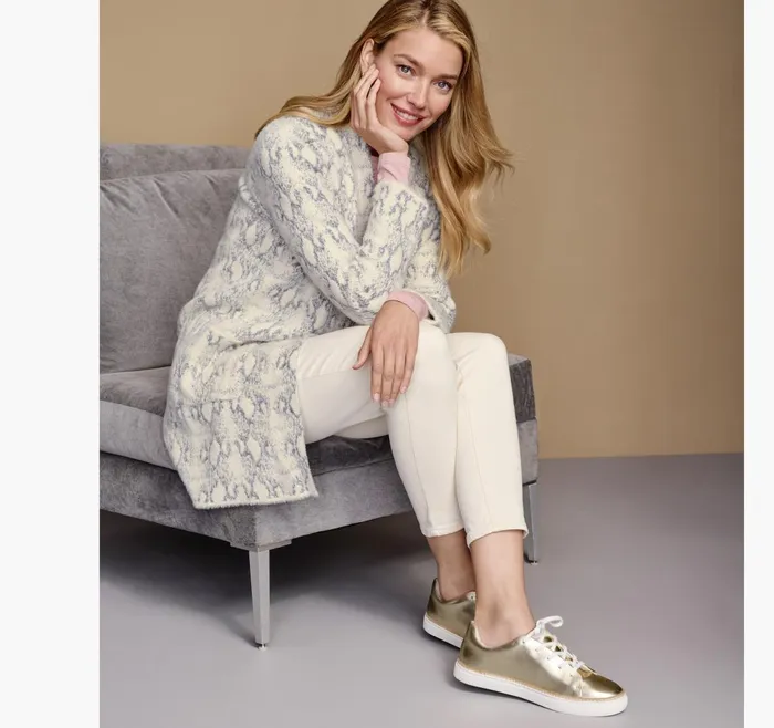 Women SnakeskinPattern Cardigan Light Gray JohnstonandMurphy Shirts Sweaters and Blazers